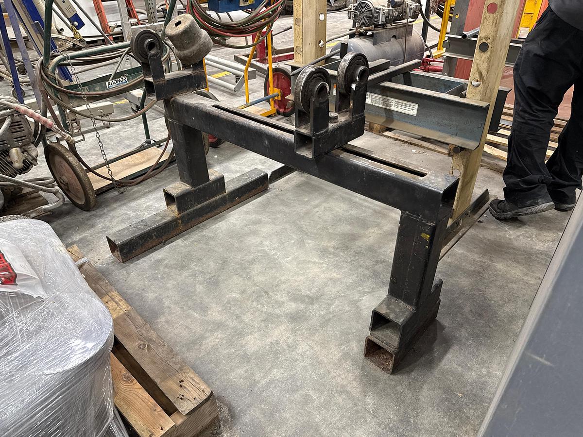 Used Pipe Stand with Rollers