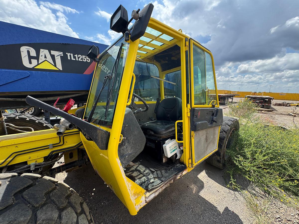 Used 2011 Caterpillar TL1255 Telehandler