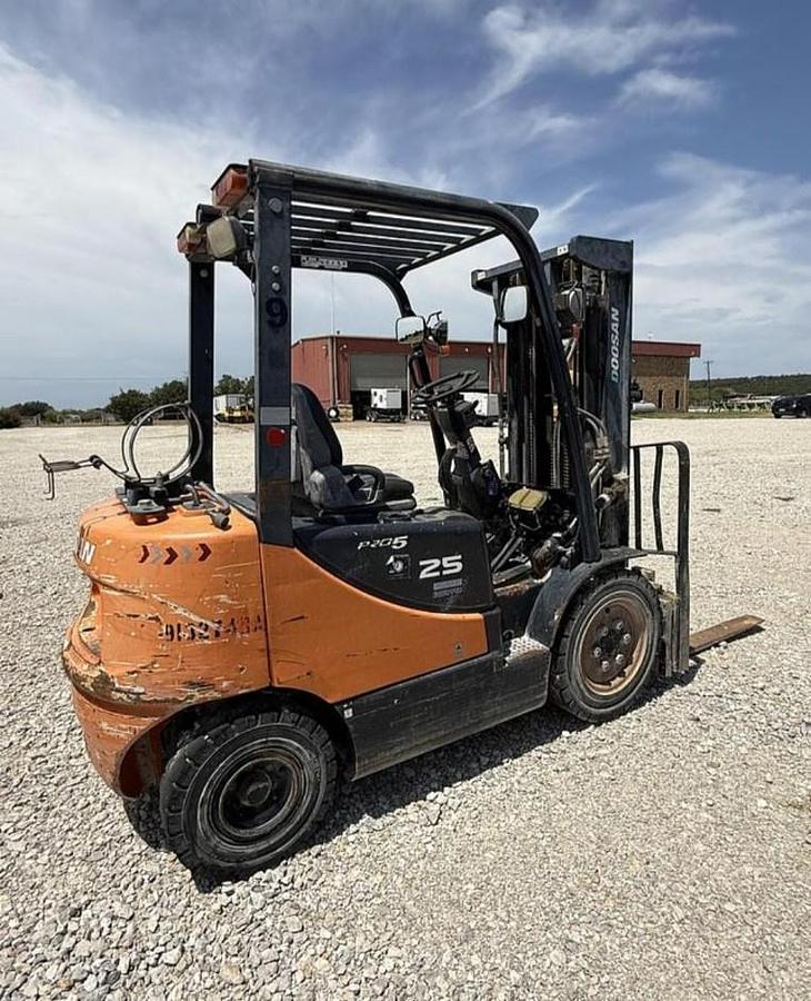 Used 2012 Doosan G25P-5 Forklift