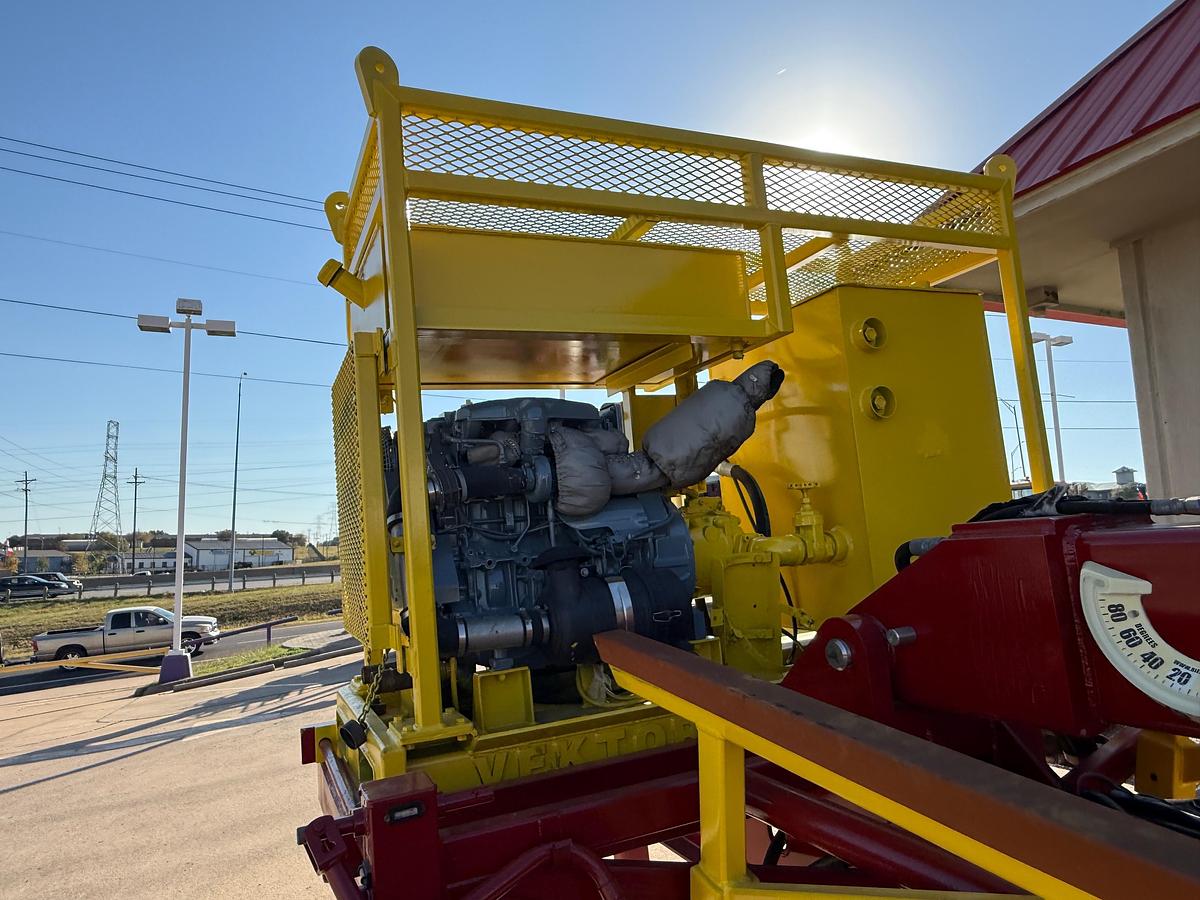 Used Vektor Gooseneck Hydraulic Pipe Handler Trailer