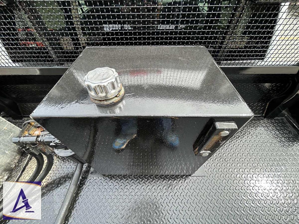 Used 2013 GMC 3500HD Crew Cab Flatbed Bed