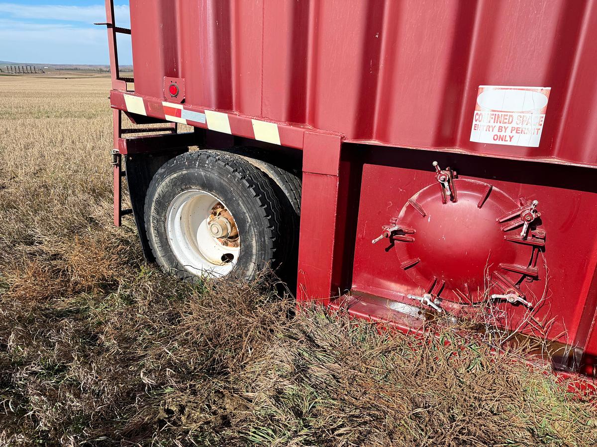 Used 440 BBLS Trailer Mounted Open Top Frac Tank