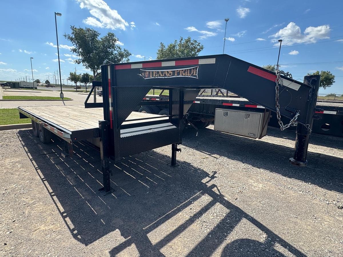 Used 2018 Texas Pride 20 Gooseneck Flatbed Trailer  14,000 lb GVWR
