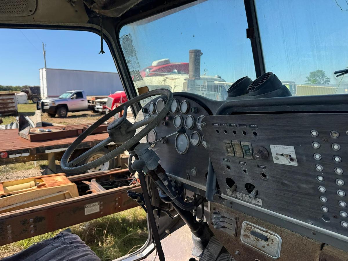 Used Day-cab Semi Truck