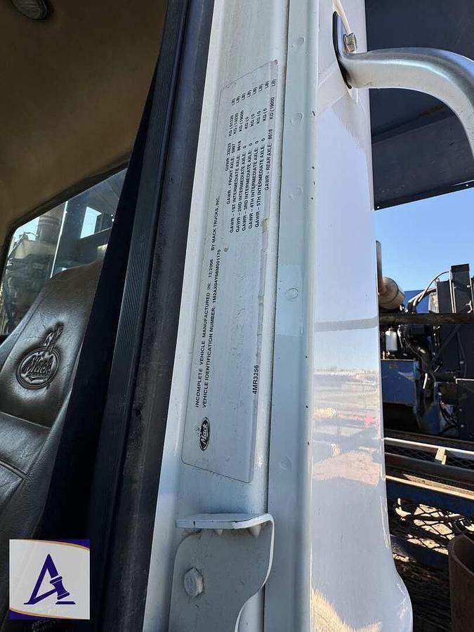 Used 2008 Mack GU713 Swab Rig Truck - MP7 Motor - Walker Neer!