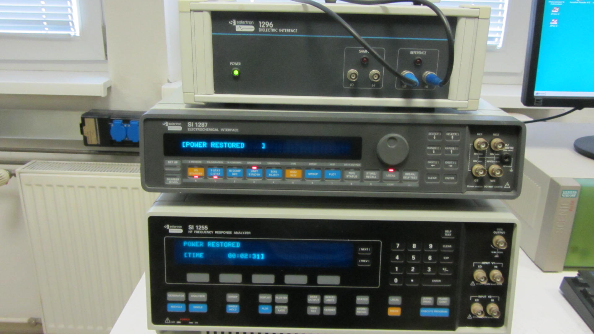 Used Solartron SI 1255 HF Frequency Analyzer