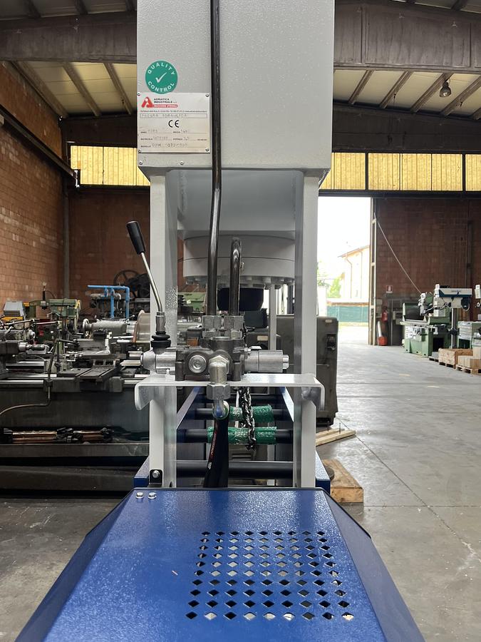 PRESSA IDRAULICA 100 TON NUOVA