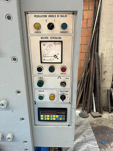 Usato CESOIA A GHIGLIOTTINA IDRAULICA CMU 3000x8mm USATA