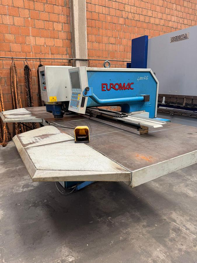 Usato PUNZONATRICE EUROMAC USATA