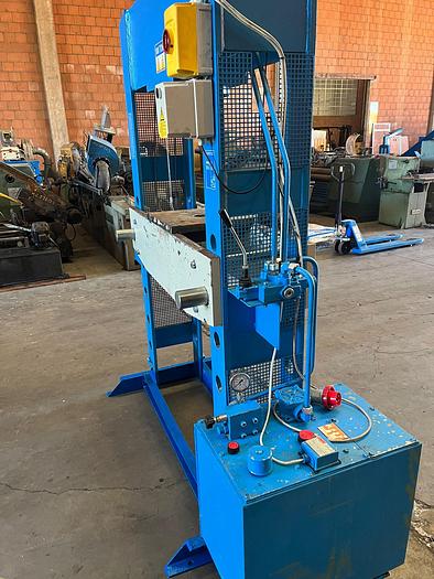 Used PRESSA IDRAULICA OMCN 100 TON 164/R USATA