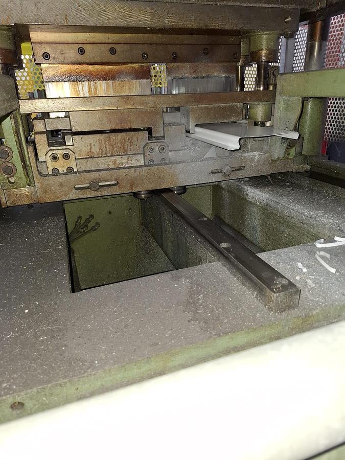 Usato LINEA DI PROFILATURA GASPARINI USATA