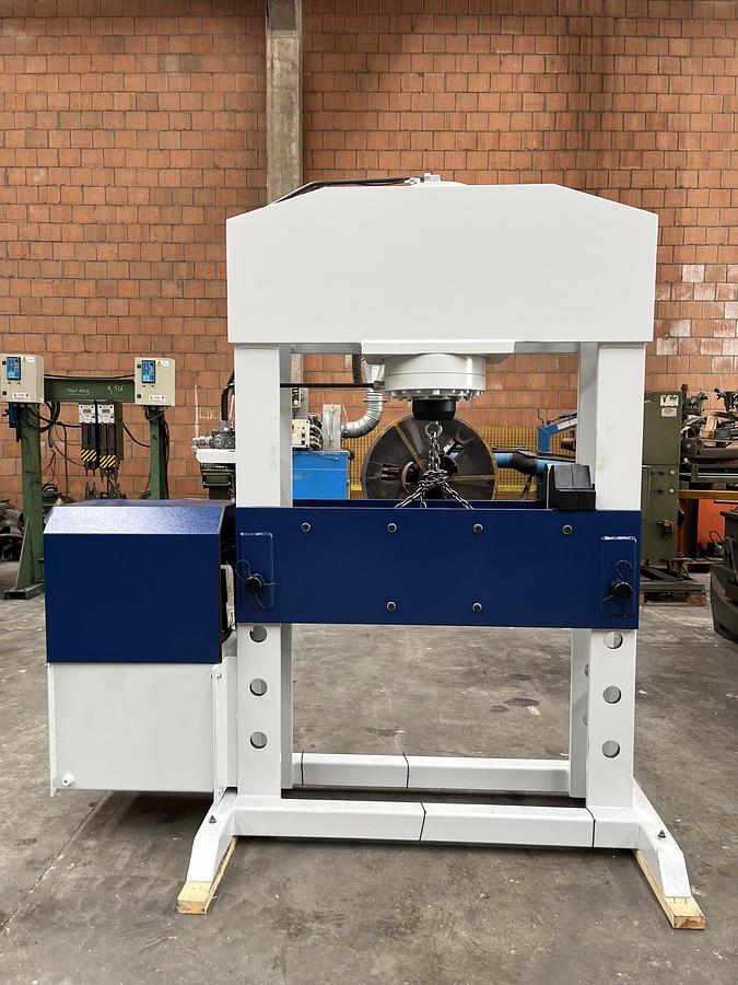 PRESSA IDRAULICA 100 TON NUOVA