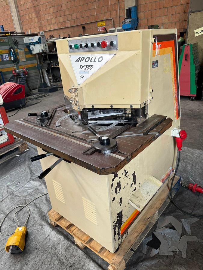 Usato SCANTONATRICE AD ANGOLO VARIABILE USATA