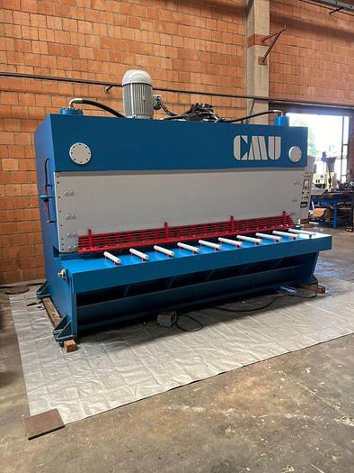 Usato CESOIA A GHIGLIOTTINA IDRAULICA CMU 3000x8mm USATA