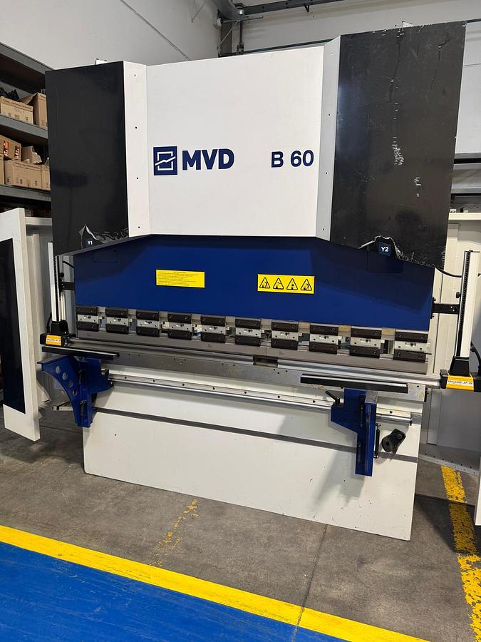 PRESSA PIEGATRICE IDRAULICA B 2100x60 Ton