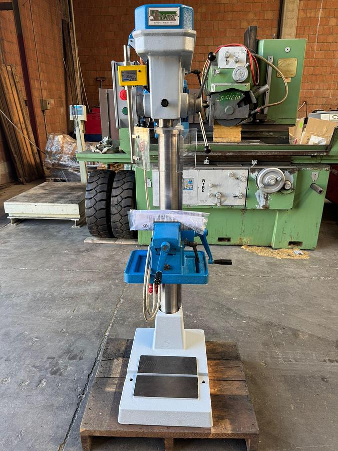 Usato TRAPANO A COLONNA SERRMAC RAG 20/22 USATO