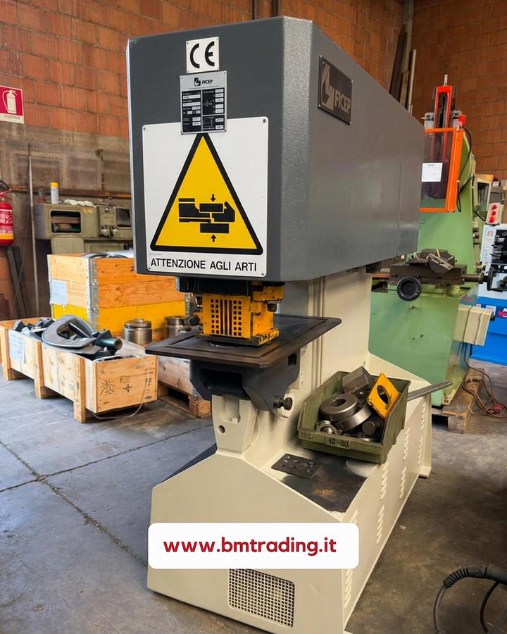 Usato PUNZONATRICE IDRAULICA FICEP 80 Ton USATA