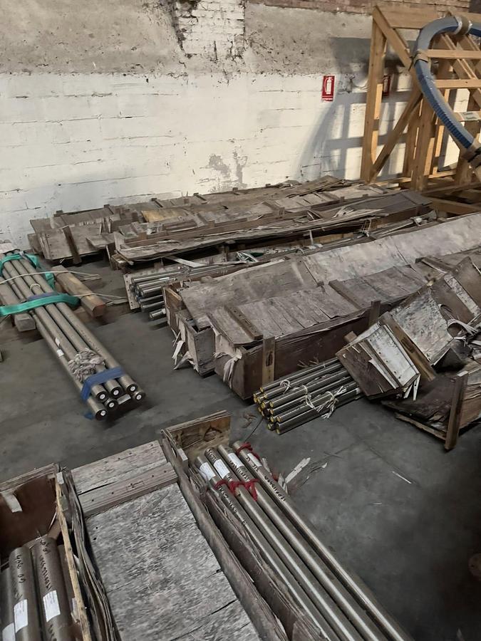 In stock: 27 tonnellate di barre in acciaio inox certificate!