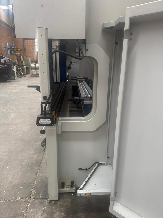 Piegatrice 4100x220 Ton CNC 6 assi nuova