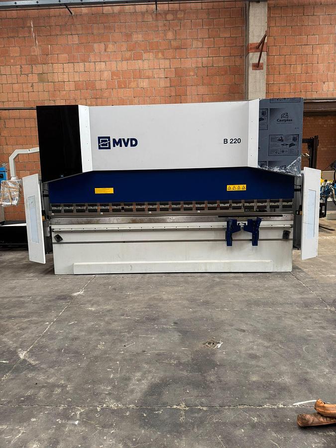 Piegatrice 4100x220 Ton CNC 6 assi nuova