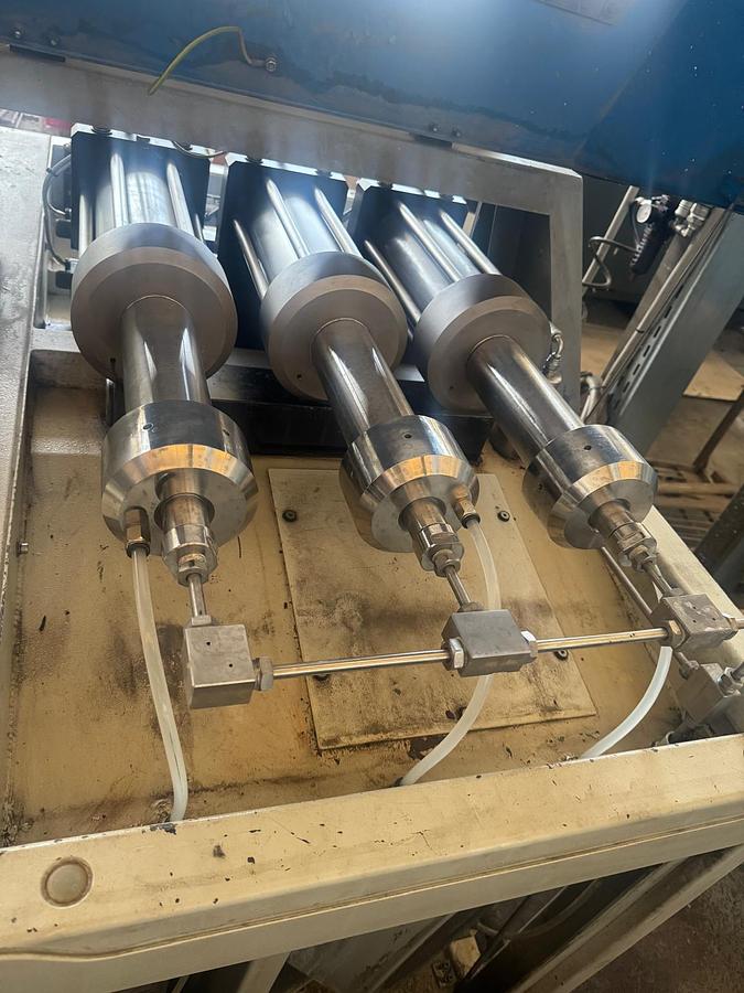 Usato TAGLIO A GETTO D'ACQUA  WATERJET TECNOCUT USATO