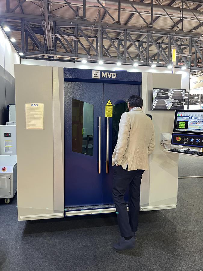 LASER A FIBRA OTTICA RAYCUS