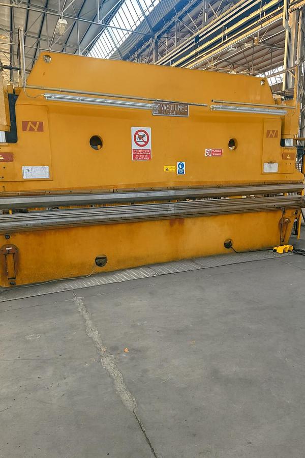 Usato PRESSA PIEGATRICE NOVASTILMEC 6000X240 TON USATA