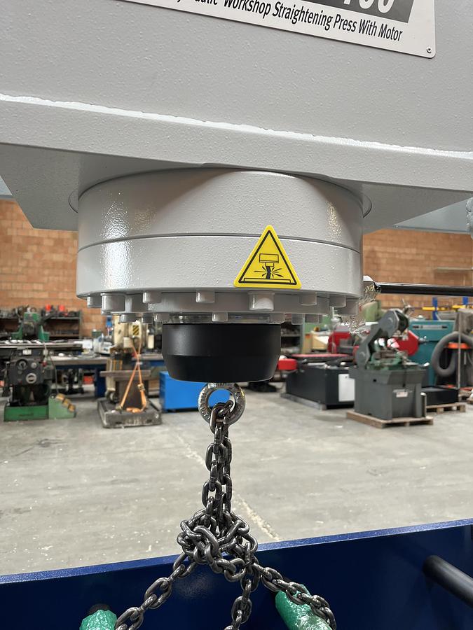 PRESSA IDRAULICA 100 TON NUOVA