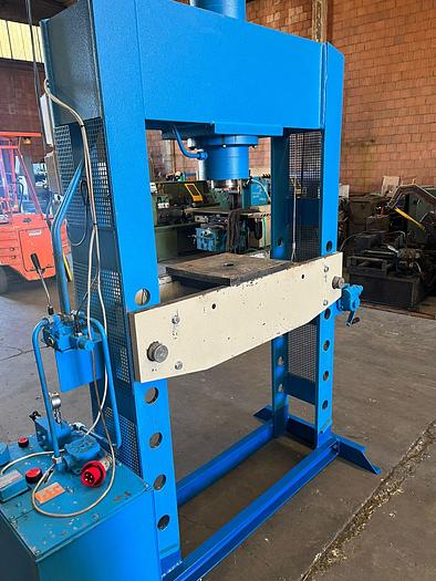 Used PRESSA IDRAULICA OMCN 100 TON 164/R USATA