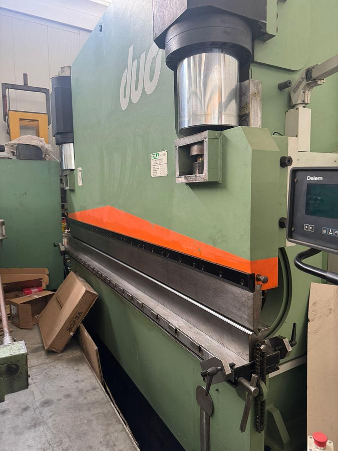 Usato PRESSA PIEGATRICE CMLL USATA 