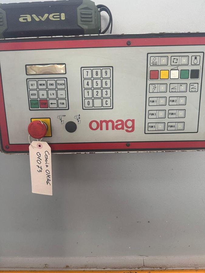 Usato CESOIA A GHIGLIOTTINA IDRAULICA OMAG