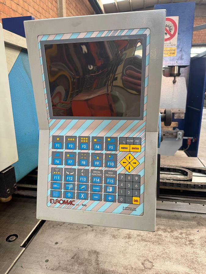 Usato PUNZONATRICE EUROMAC USATA