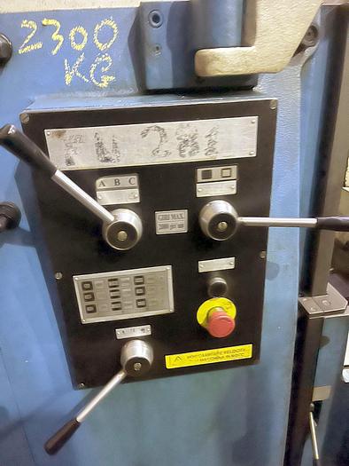 Used FRESATRICE UNIVERSALE ARSENAL FU281 USATA