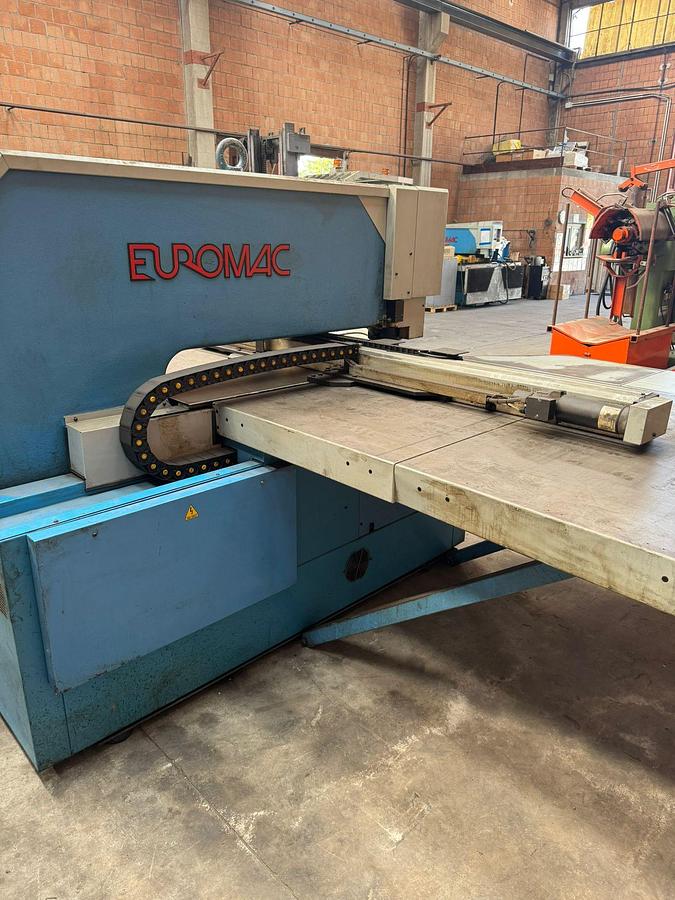 Usato PUNZONATRICE EUROMAC USATA