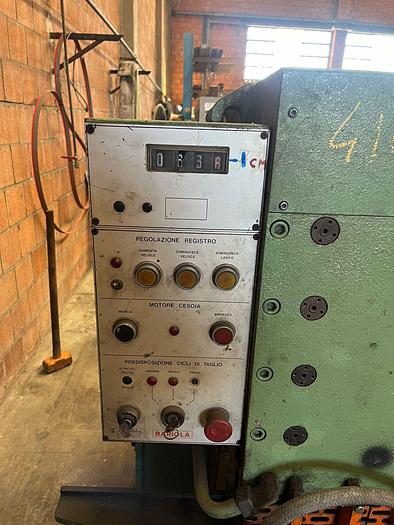 Usato CESOIA IDRAULICA BARIOLA 2500x4 mm USATA