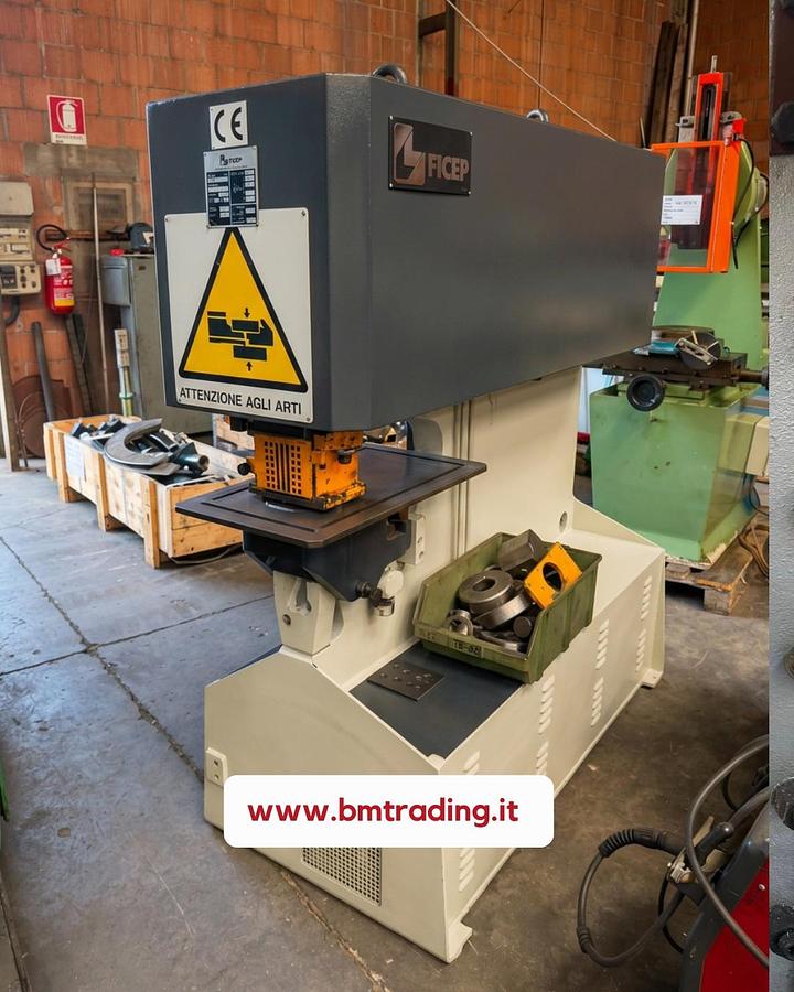 Usato PUNZONATRICE IDRAULICA FICEP 80 Ton USATA