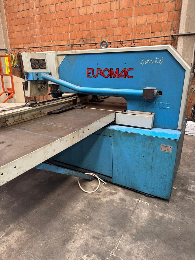 Usato PUNZONATRICE EUROMAC USATA