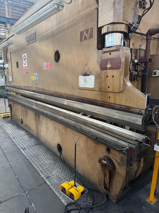 Usato PRESSA PIEGATRICE NOVASTILMEC 6000X240 TON USATA