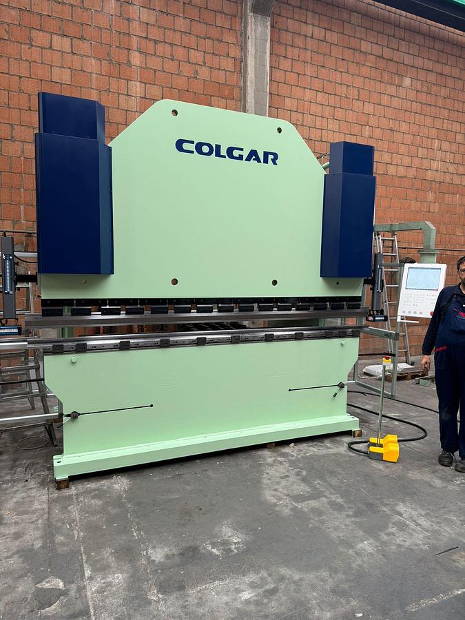 Ricondizionato PRESSA PIEGATRICE COLGAR 3100x180 TON CNC 6 ASSI USATA
