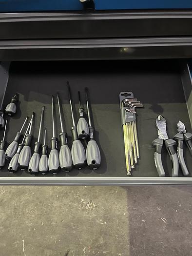 CARRELLO PORTA UTENSILI ATTREZZATO CON 98 UTENSILI