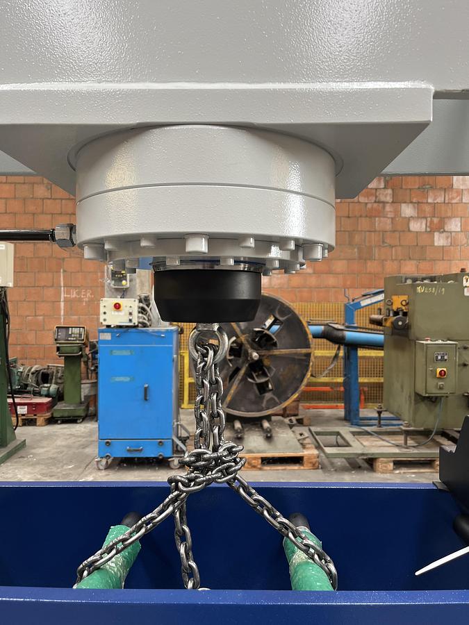 PRESSA IDRAULICA 100 TON NUOVA