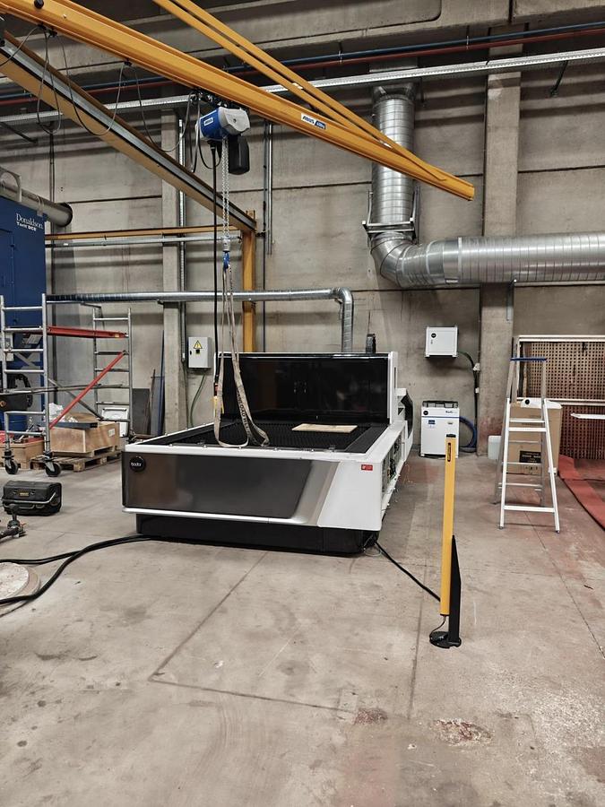 MACCHINA TAGLIO LASER A FIBRA PER LAMIERA APERTO