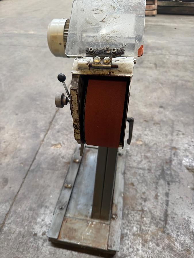 Usato SMERIGLIATRICE A NASTRO PROFESSIONALE OPTIMUM USATA