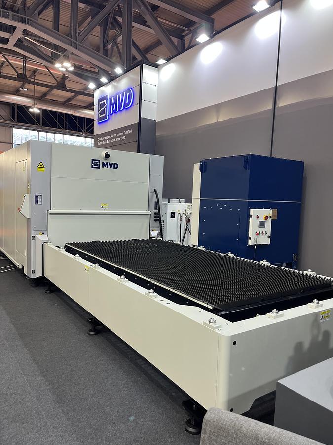 LASER A FIBRA OTTICA RAYCUS