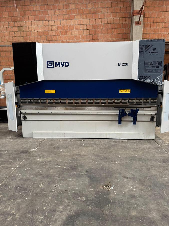 Piegatrice 4100x220 Ton CNC 6 assi nuova