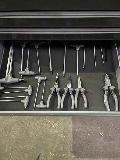 CARRELLO PORTA UTENSILI ATTREZZATO CON 98 UTENSILI