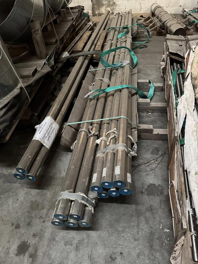 In stock: 27 tonnellate di barre in acciaio inox certificate!