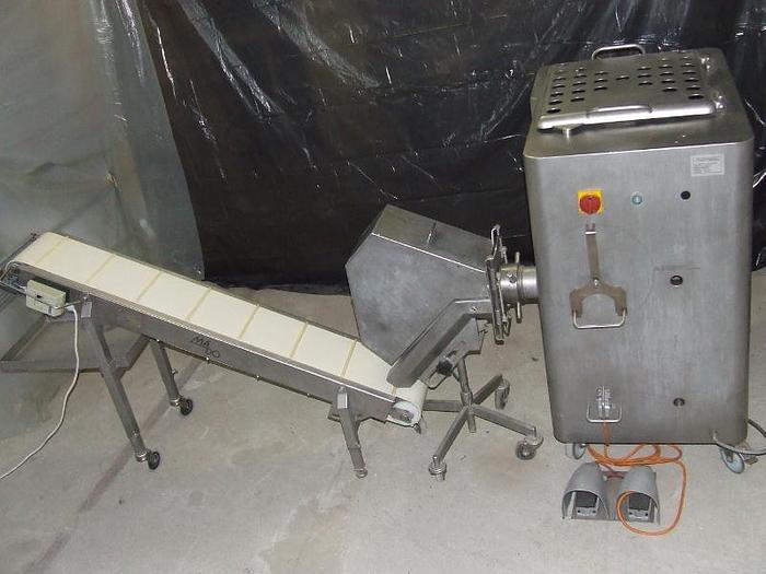 Usado Molinillo-mezclador "MADO" con porcionadora y transportador receptor