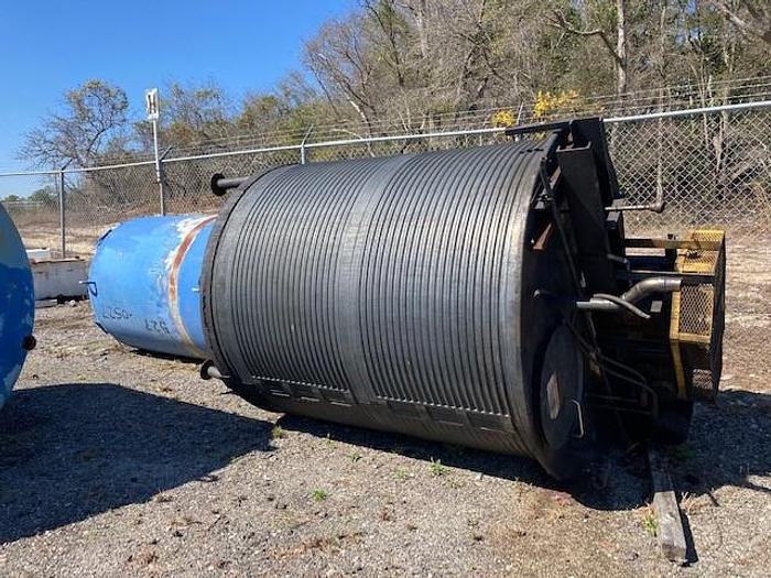 Used 1500 GALLON VERTICAL STAINLESS STEEL JACKETED MIX TANK