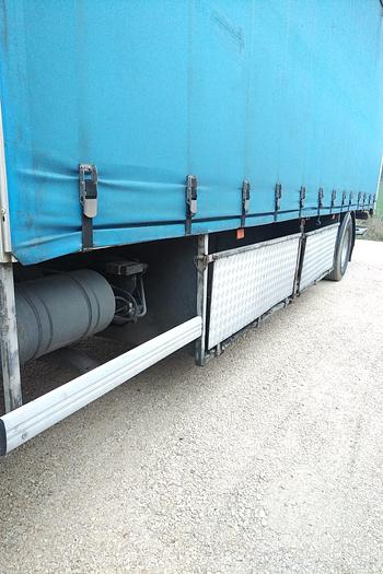 Usado 2001 VOLVO FL 19 250 curtainsider